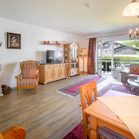 Alpengluehen Apartamento *